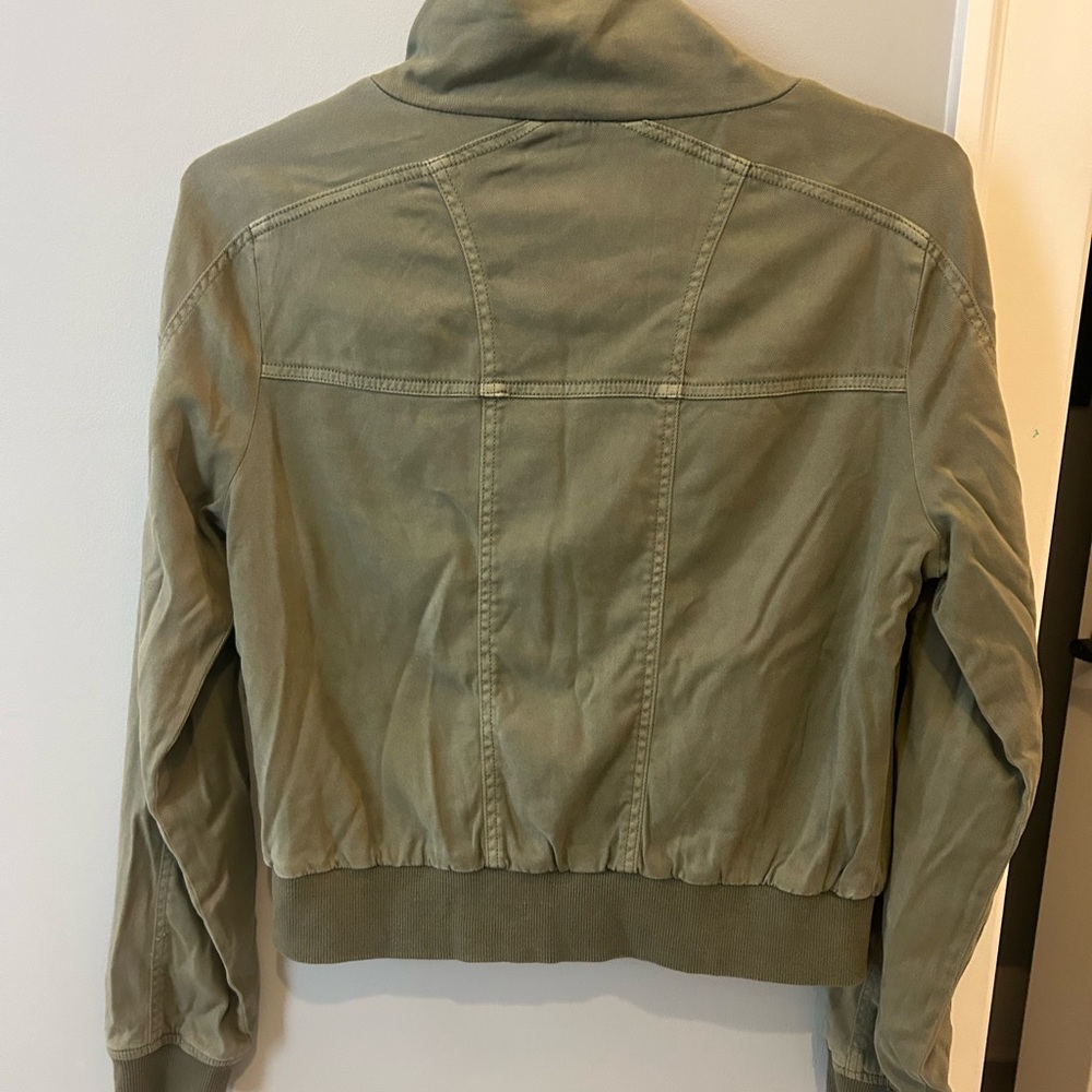 Marrakech Women's Utility Jacket in Olive Green - Picture 4 of 4